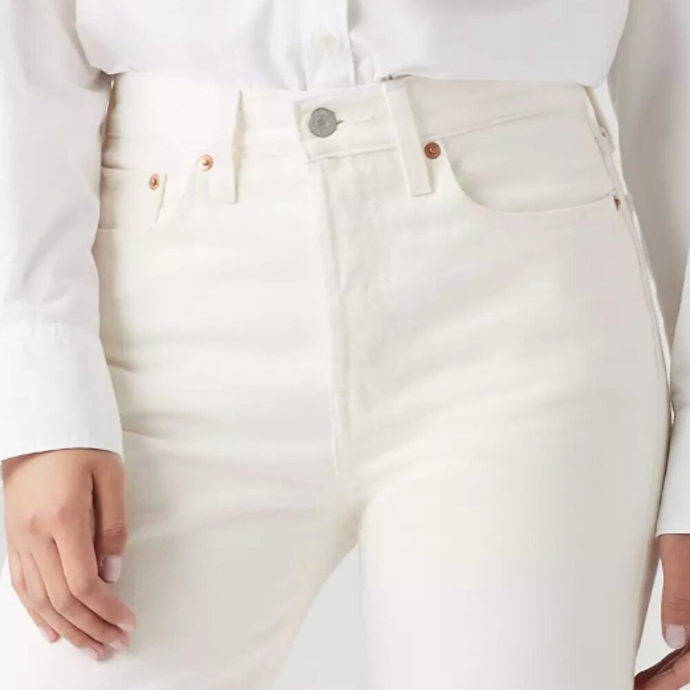 Levi Strauss Jeans Wedgie Straight Leg Frayed Ankle Edge Button Fly Clouds White